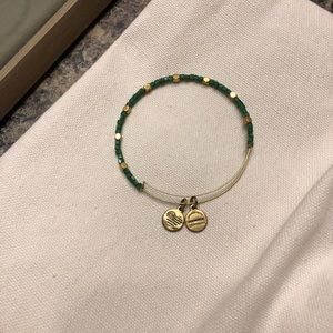 alex and ani bangle